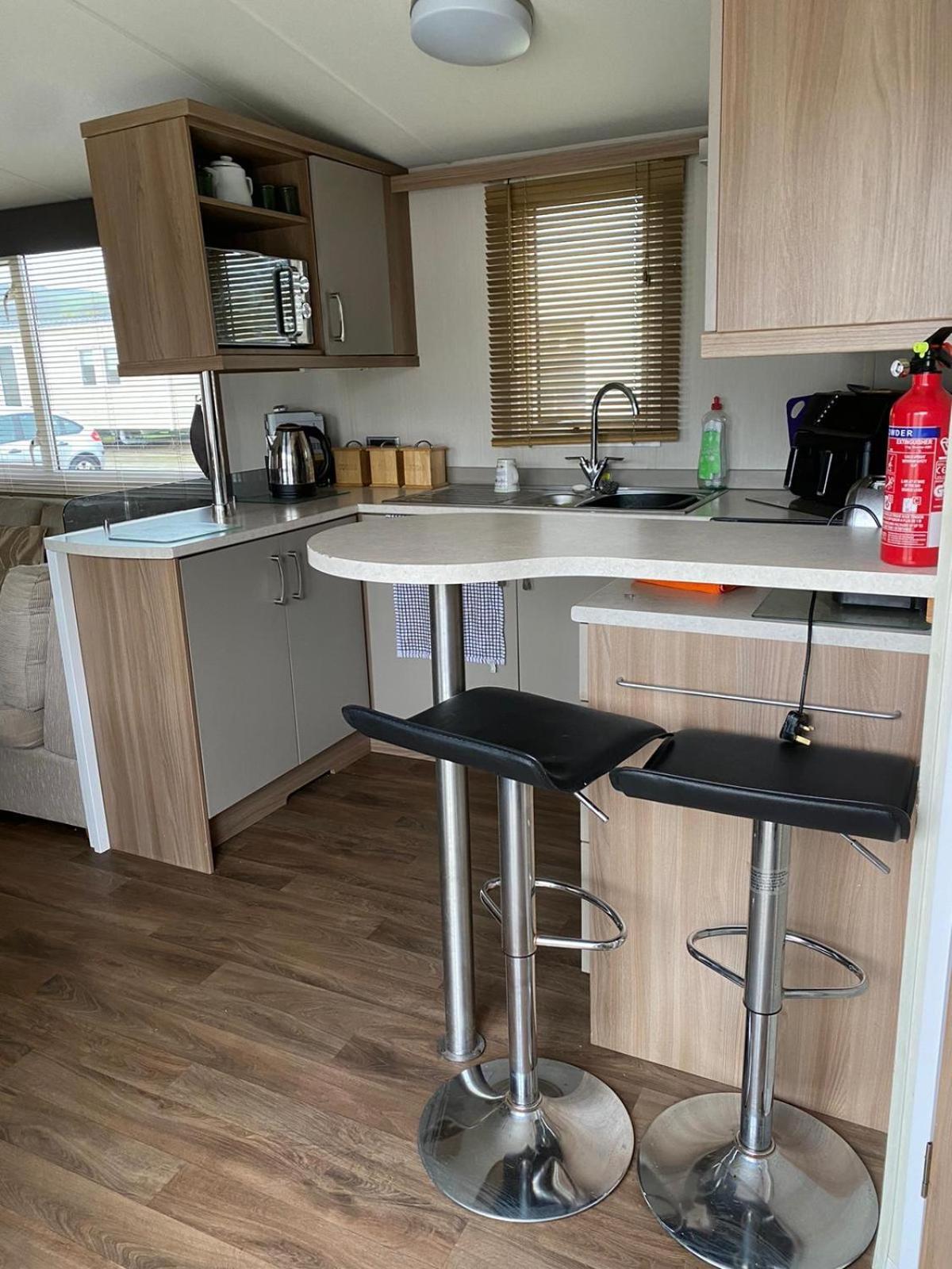 3 Bedroom 2 Bathroom Prestige Caravan Presthaven Sands Talacre Exteriér fotografie